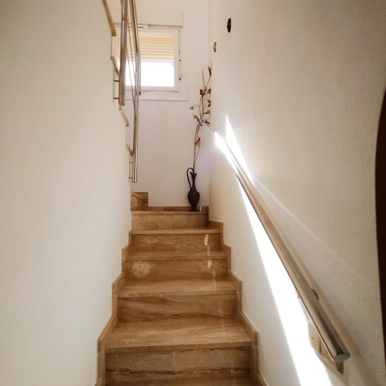 36ESCALERA INTERIOR